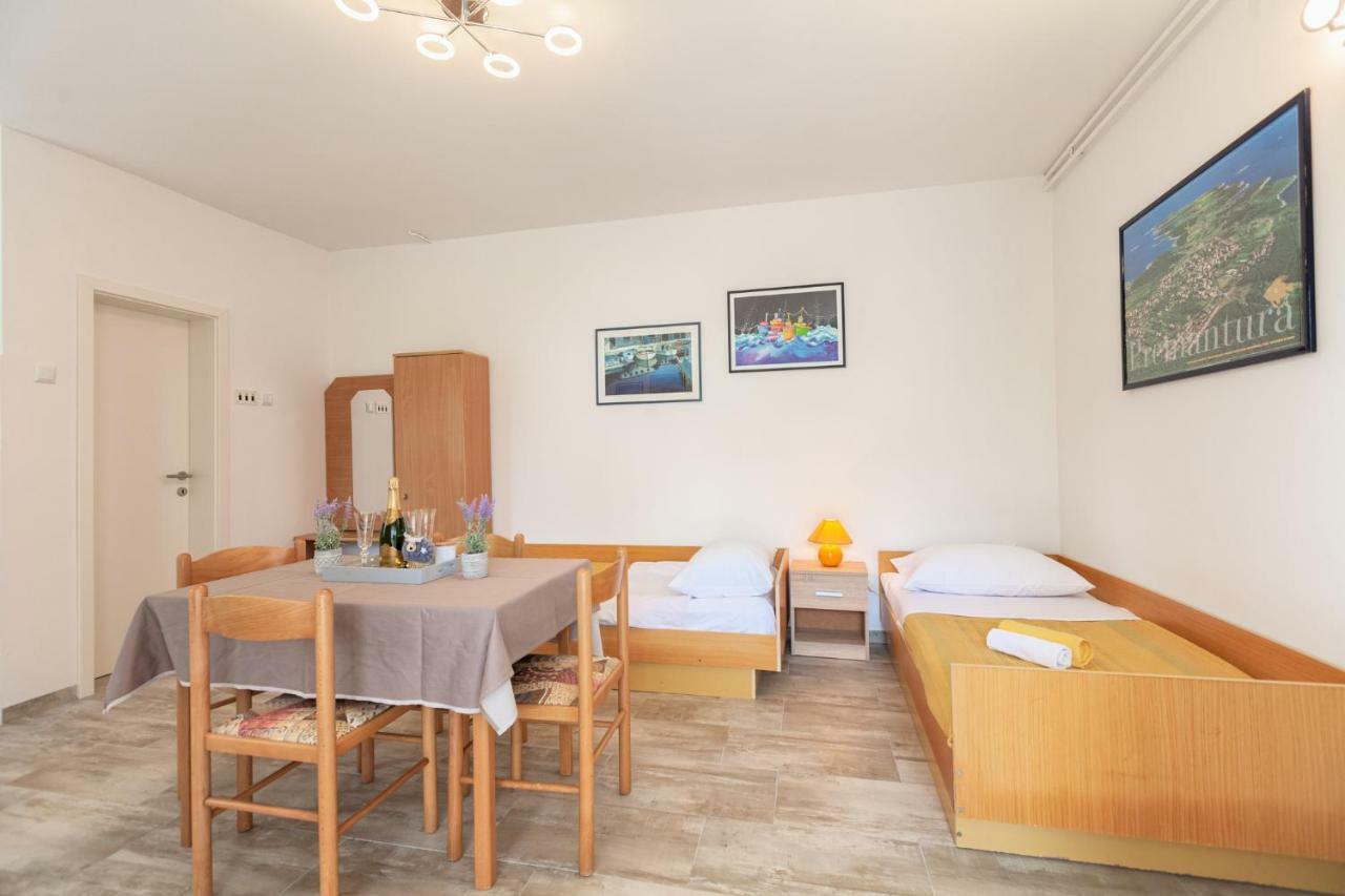 Apartment Ema プレマントゥーラ エクステリア 写真