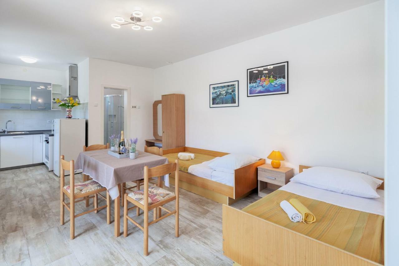 Apartment Ema プレマントゥーラ エクステリア 写真