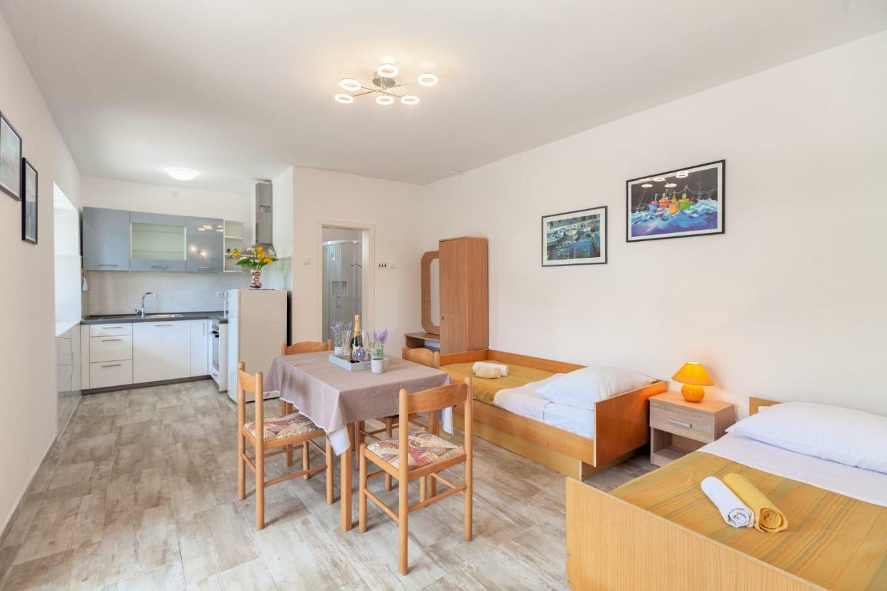 Apartment Ema プレマントゥーラ エクステリア 写真
