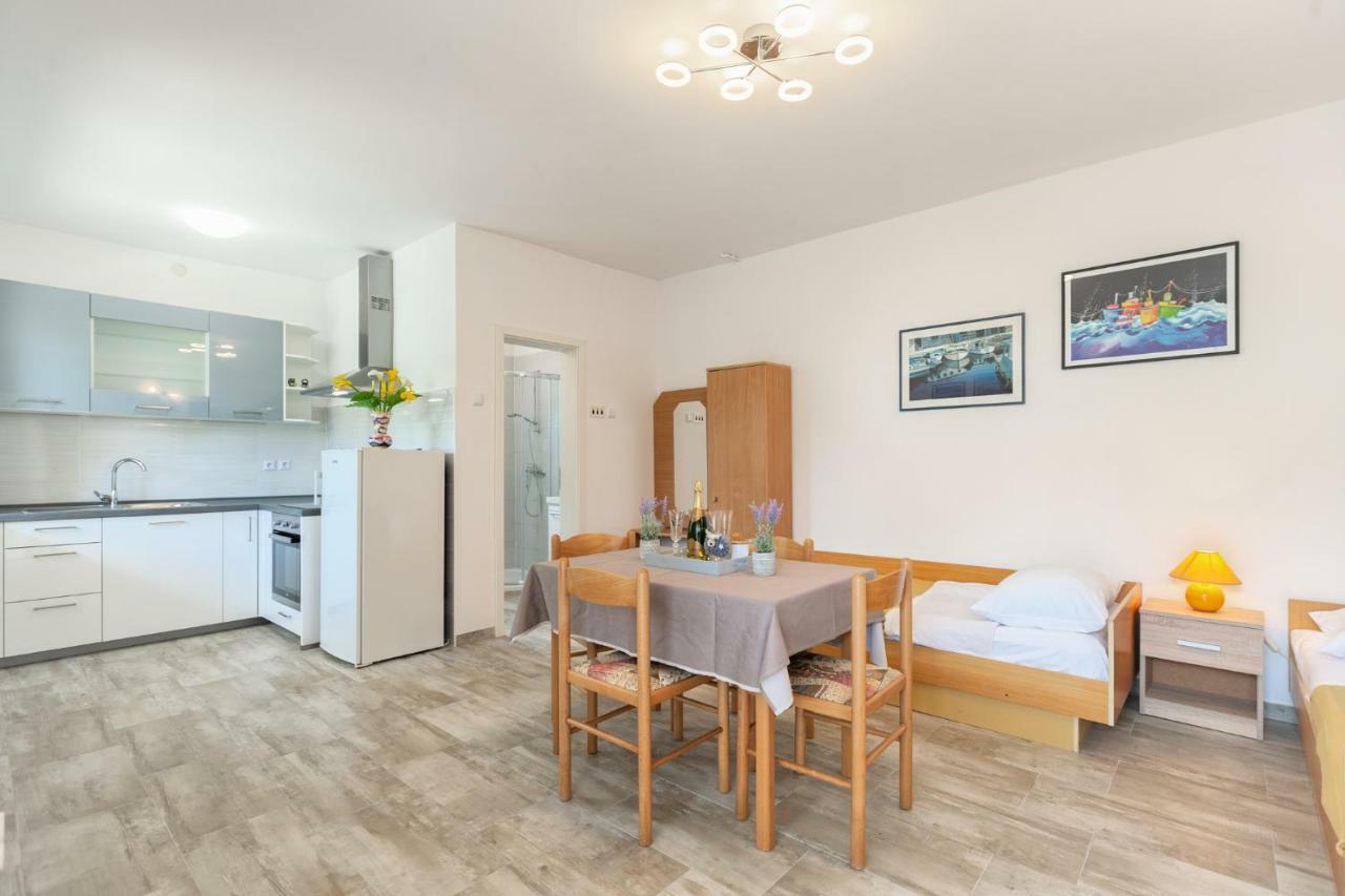 Apartment Ema プレマントゥーラ エクステリア 写真